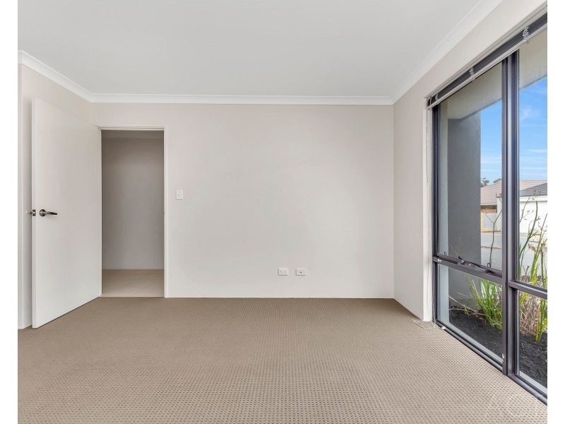 27 Rochdale Circle, Meadow Springs WA 6210