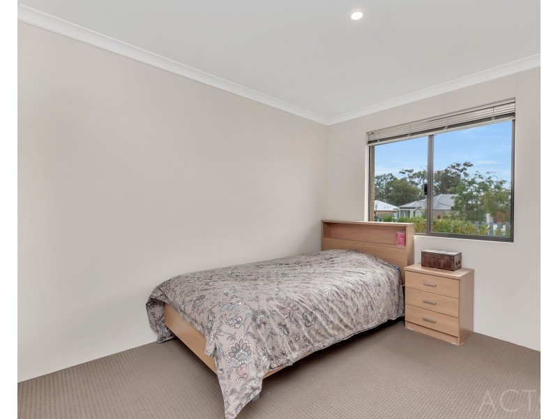 27 Rochdale Circle, Meadow Springs WA 6210