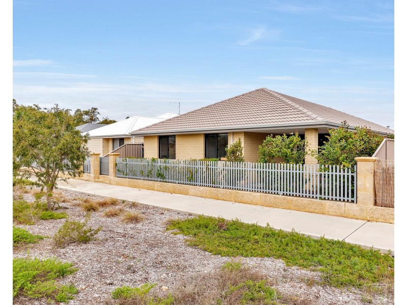 27 Rochdale Circle, Meadow Springs WA 6210