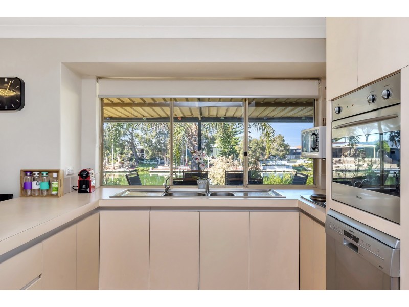 51 Allambi Way, South Yunderup WA 6208