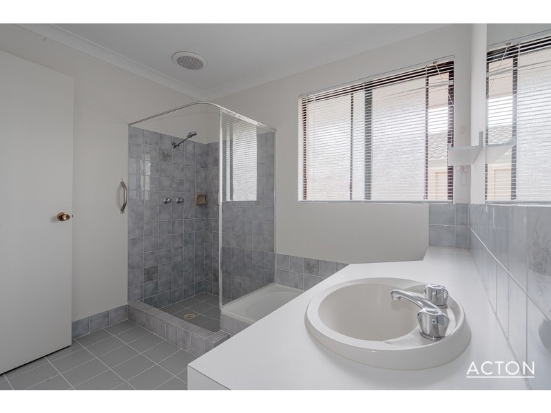 10 Illabrook Street, Dudley Park WA 6210