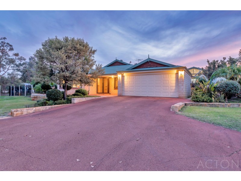 98 Woodland Parade, Stake Hill WA 6181