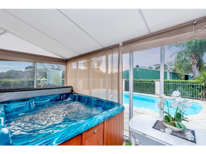 98 Woodland Parade, Stake Hill WA 6181