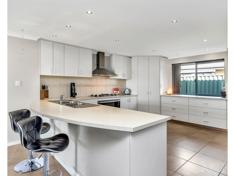 7 Woodstock Turn, Ravenswood WA 6208