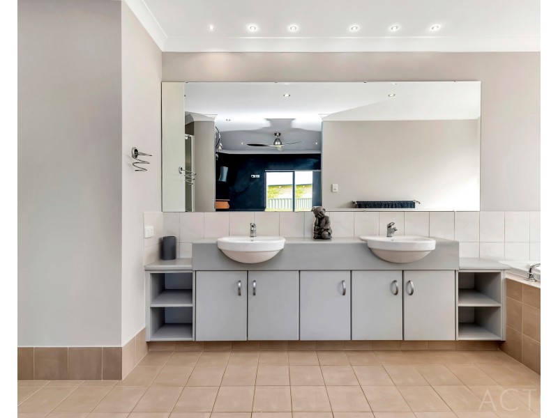 7 Woodstock Turn, Ravenswood WA 6208