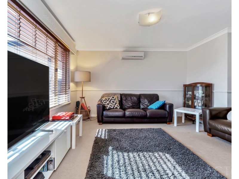 18 Templetonia Promenade, Halls Head WA 6210