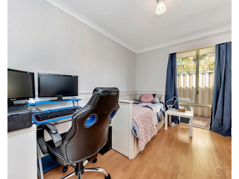 18 Templetonia Promenade, Halls Head WA 6210