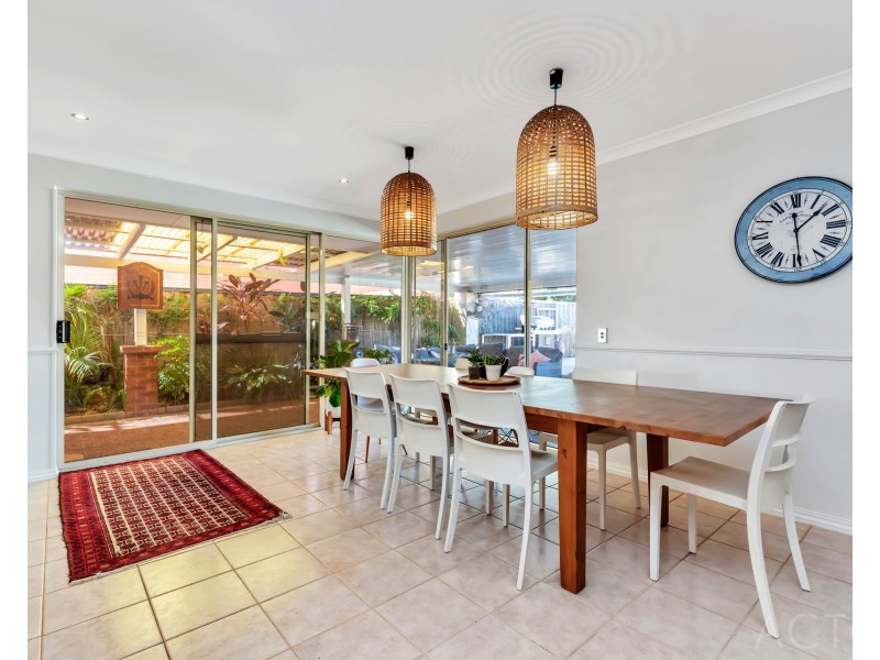 18 Templetonia Promenade, Halls Head WA 6210