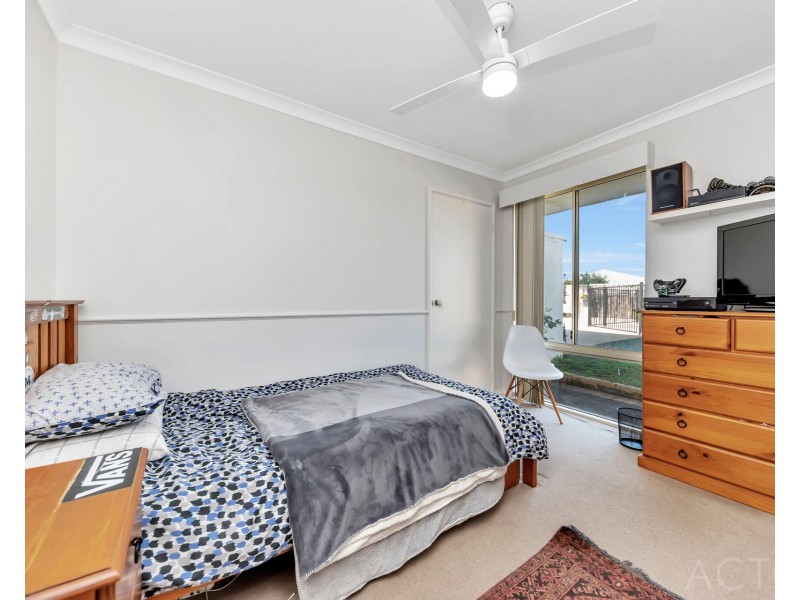 18 Templetonia Promenade, Halls Head WA 6210