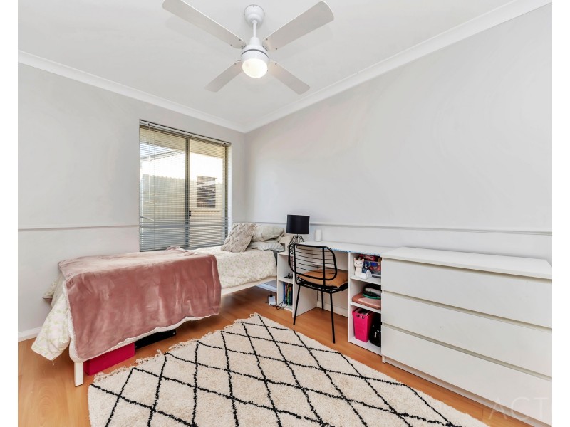 18 Templetonia Promenade, Halls Head WA 6210