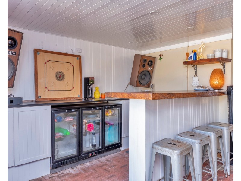 18 Templetonia Promenade, Halls Head WA 6210