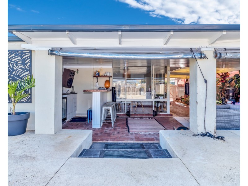 18 Templetonia Promenade, Halls Head WA 6210