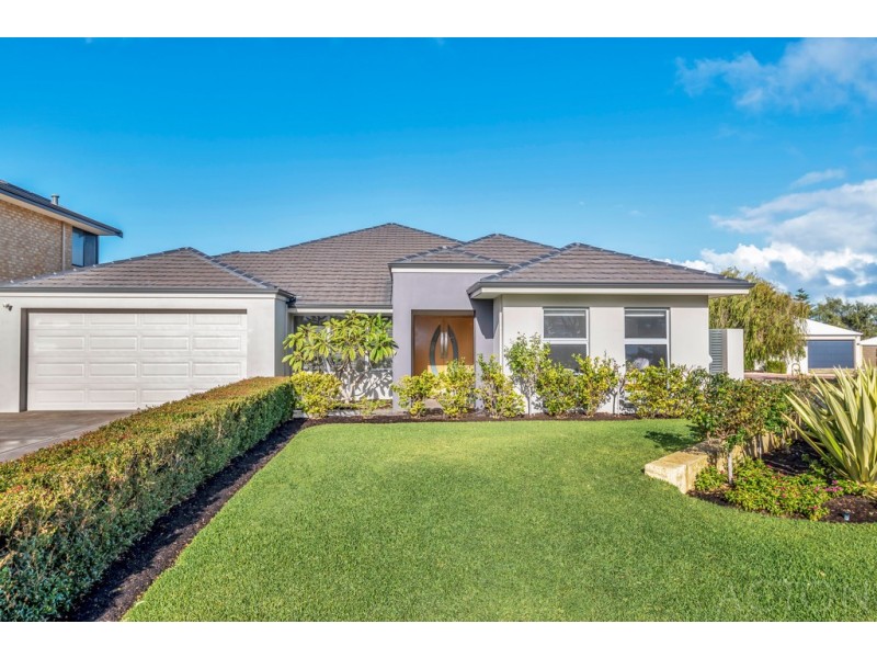 16 Sail Avenue, Wannanup WA 6210