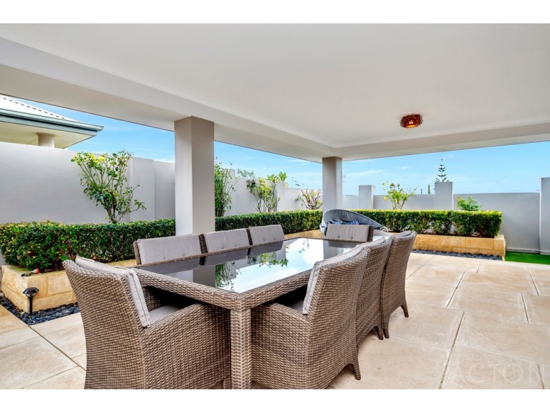 16 Sail Avenue, Wannanup WA 6210