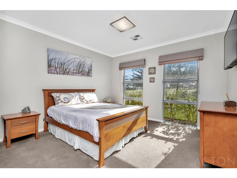 16 Sail Avenue, Wannanup WA 6210