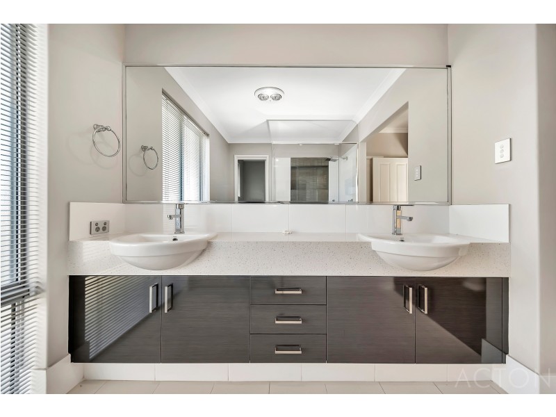 16 Sail Avenue, Wannanup WA 6210