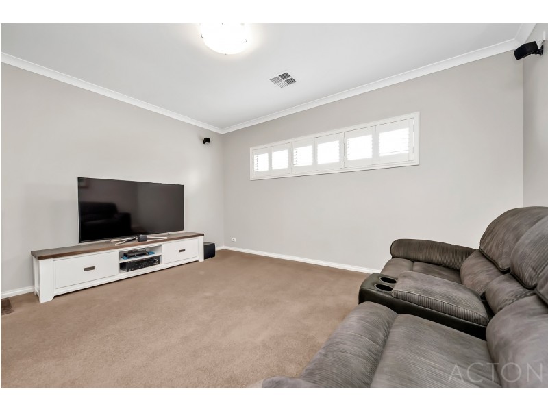 16 Sail Avenue, Wannanup WA 6210