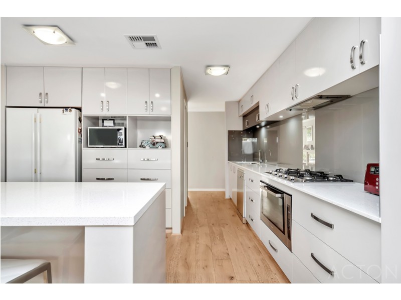 16 Sail Avenue, Wannanup WA 6210