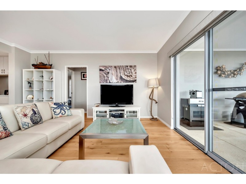 16 Sail Avenue, Wannanup WA 6210