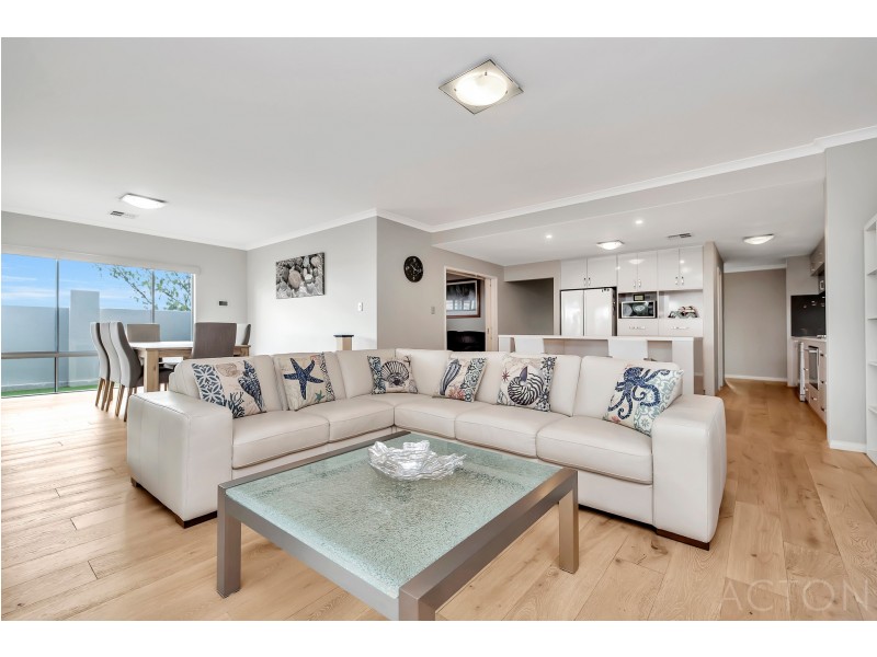 16 Sail Avenue, Wannanup WA 6210