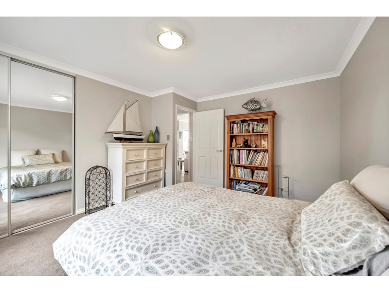 16 Sail Avenue, Wannanup WA 6210