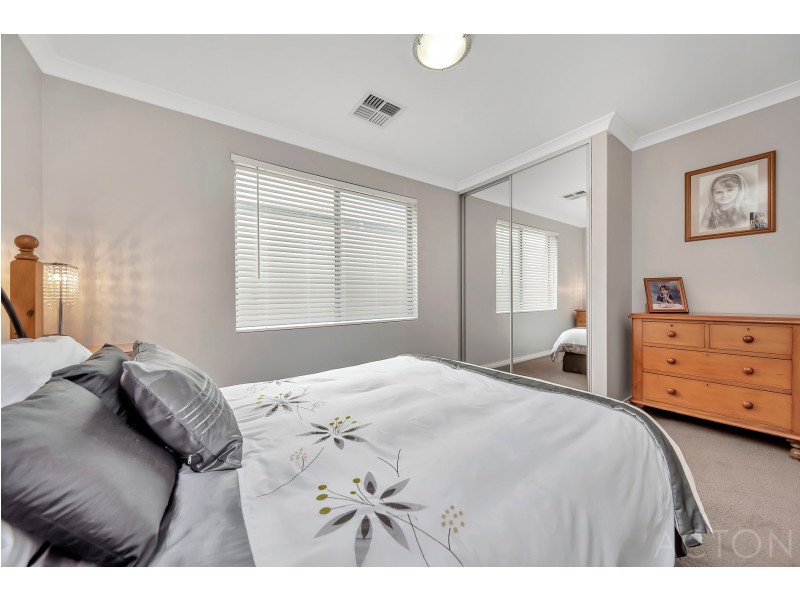 16 Sail Avenue, Wannanup WA 6210