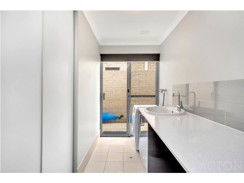 16 Sail Avenue, Wannanup WA 6210