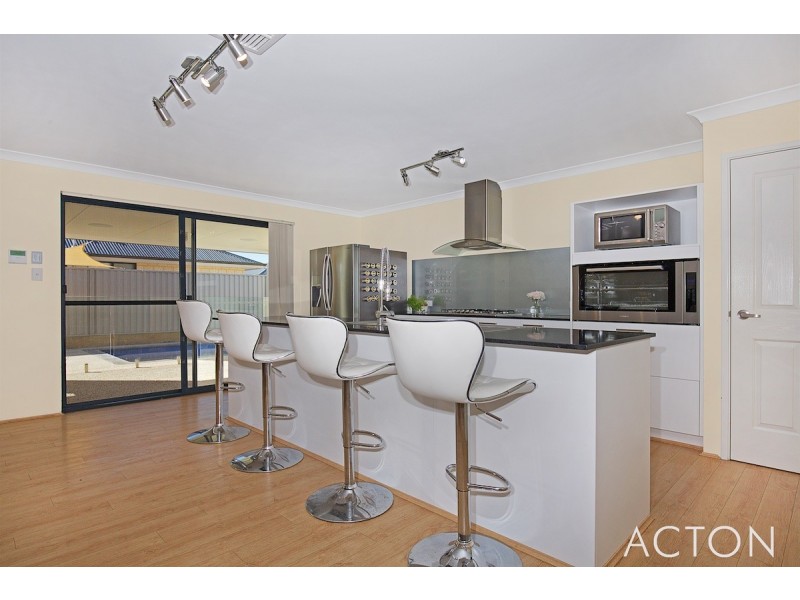 28 Hokitika Drive, Dudley Park WA 6210