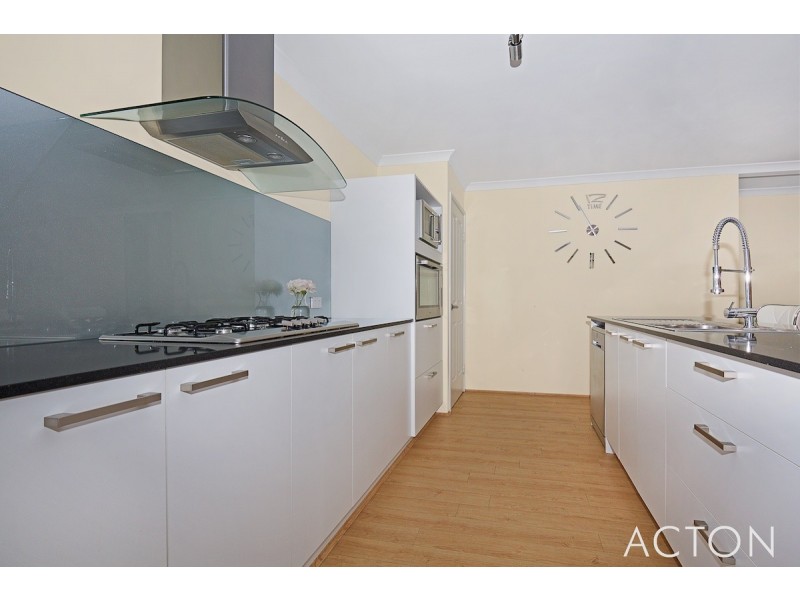 28 Hokitika Drive, Dudley Park WA 6210