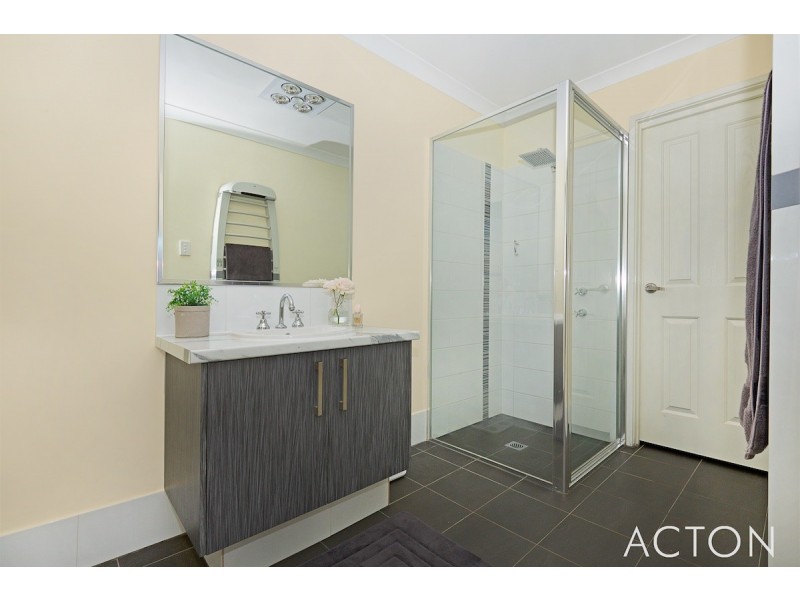 28 Hokitika Drive, Dudley Park WA 6210