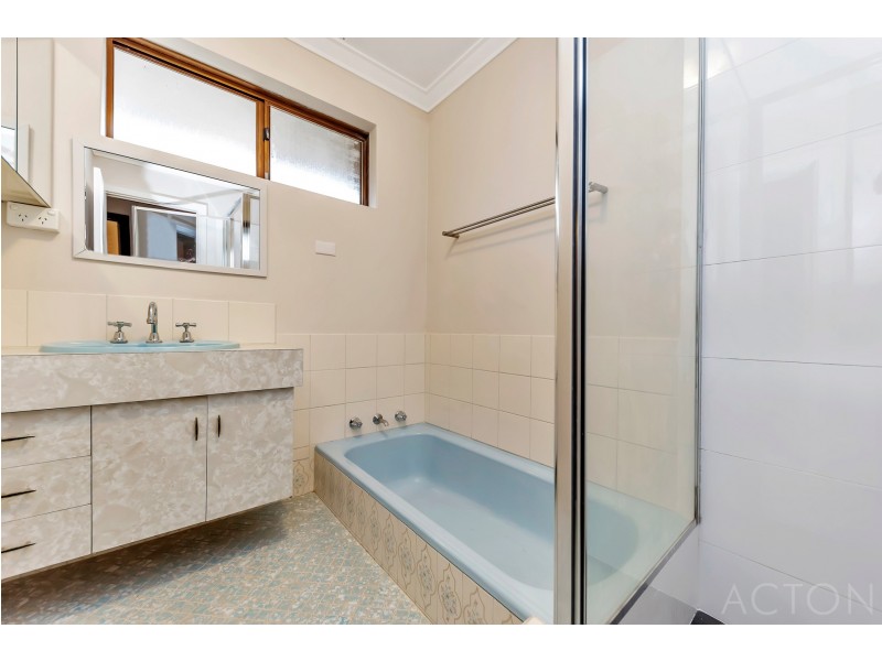 11 Vance Street, Dudley Park WA 6210