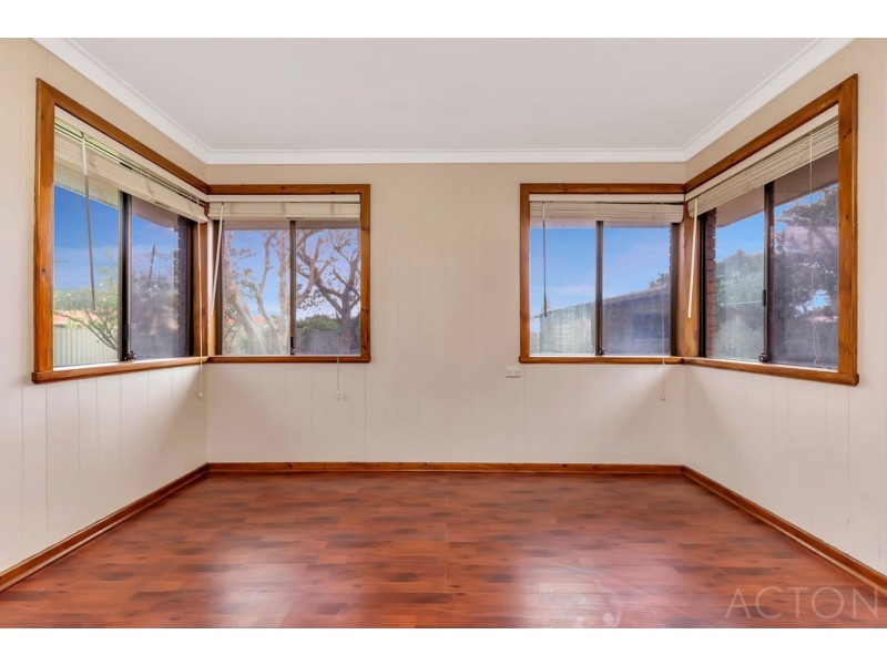 11 Vance Street, Dudley Park WA 6210