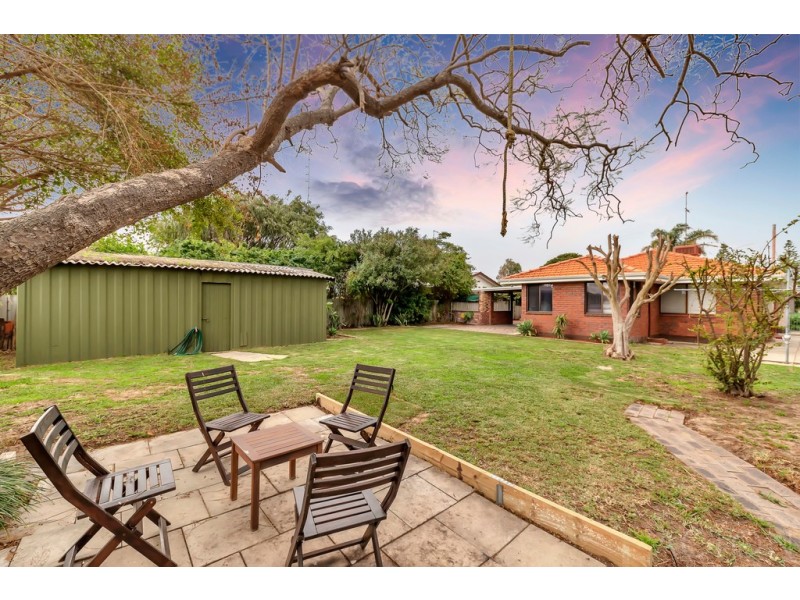 11 Vance Street, Dudley Park WA 6210