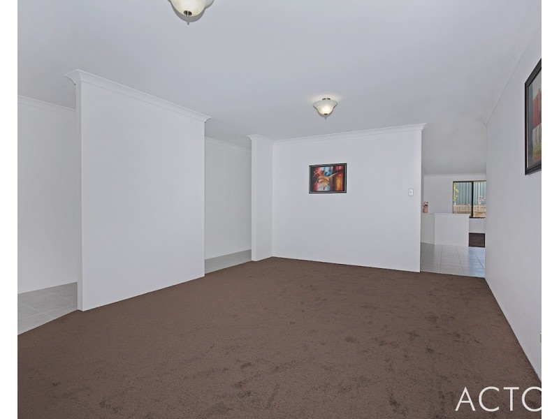 209 Oakmont Avenue, Meadow Springs WA 6210