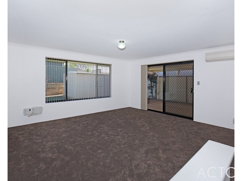 209 Oakmont Avenue, Meadow Springs WA 6210