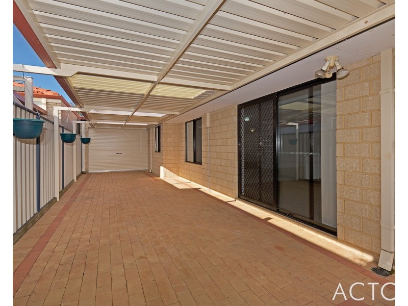 209 Oakmont Avenue, Meadow Springs WA 6210