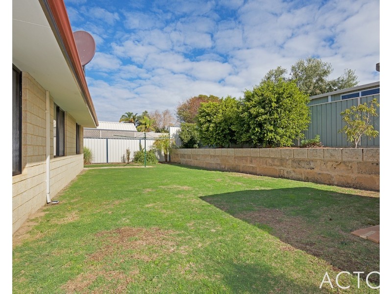 209 Oakmont Avenue, Meadow Springs WA 6210