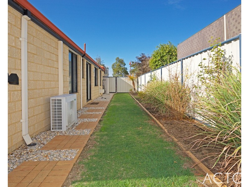 209 Oakmont Avenue, Meadow Springs WA 6210