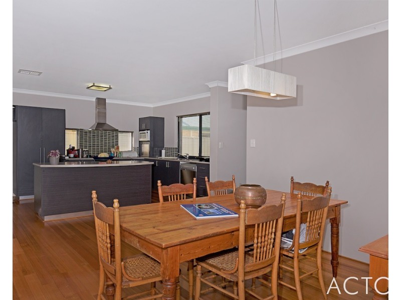 16 Dotterel Drive, Dudley Park WA 6210