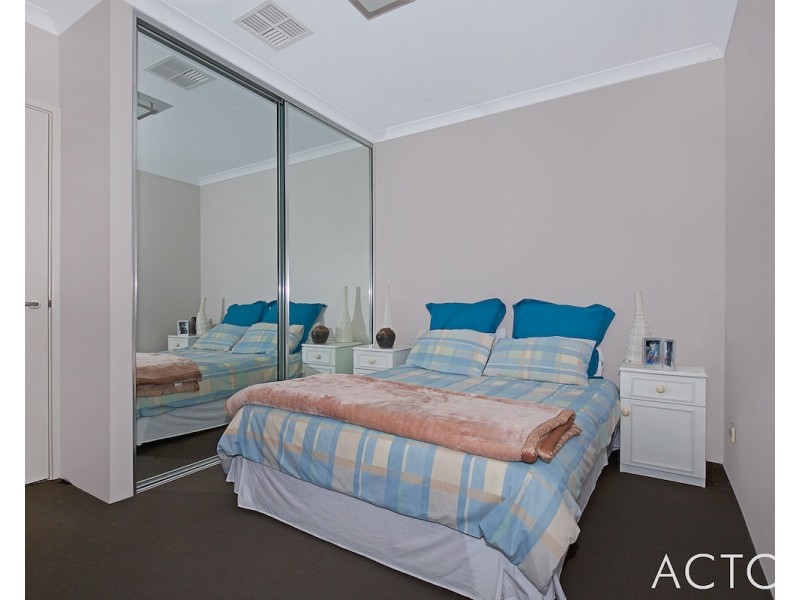 16 Dotterel Drive, Dudley Park WA 6210