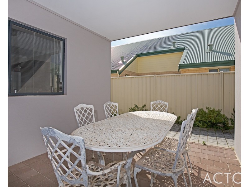16 Dotterel Drive, Dudley Park WA 6210