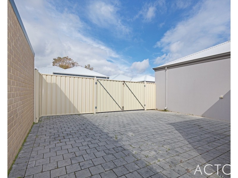 16 Dotterel Drive, Dudley Park WA 6210