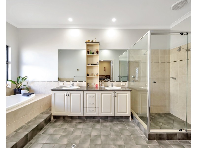 67 Karinga Road, Madora Bay WA 6210