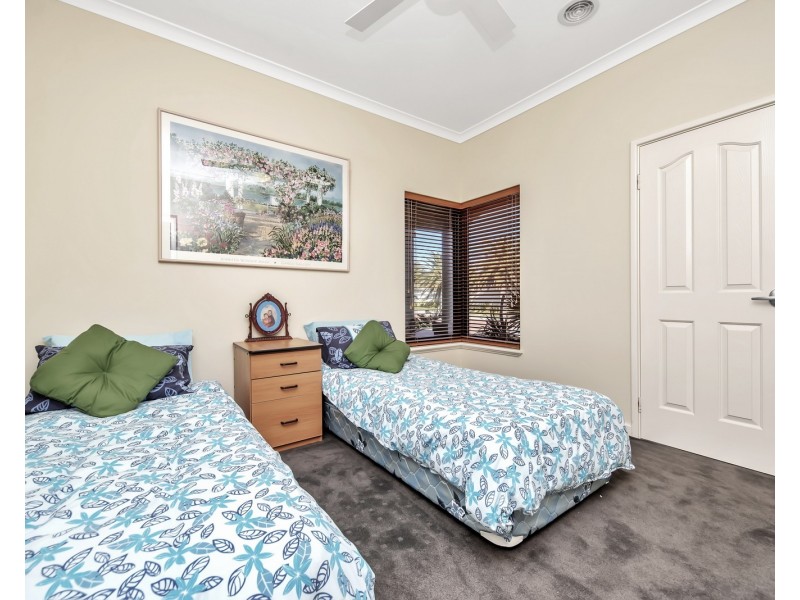 67 Karinga Road, Madora Bay WA 6210