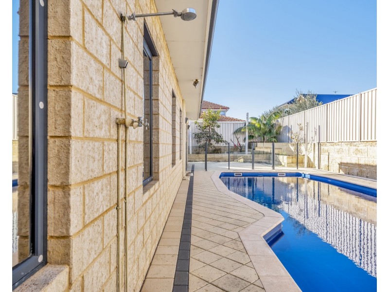 67 Karinga Road, Madora Bay WA 6210