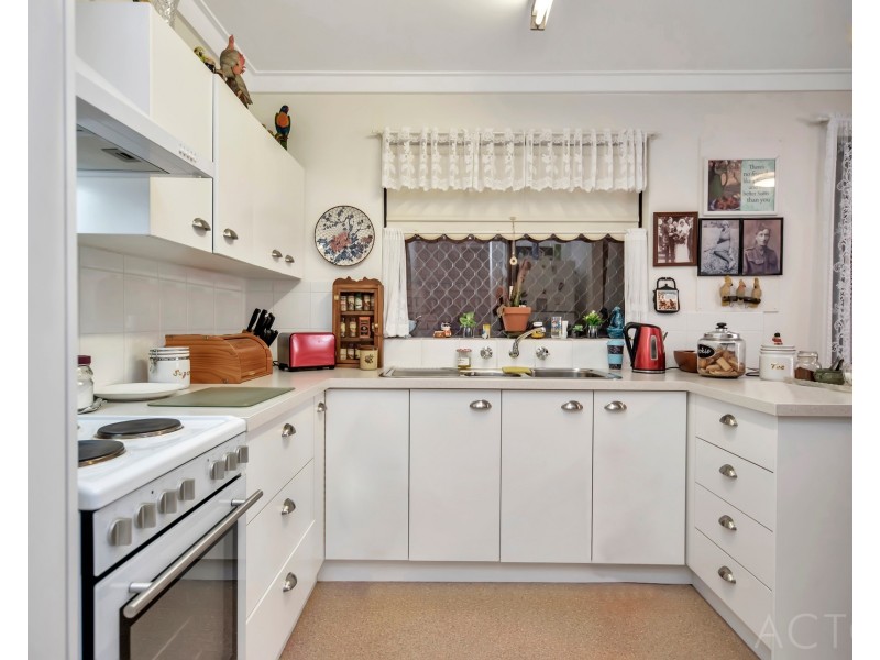 6/1 Creery Street, Dudley Park WA 6210