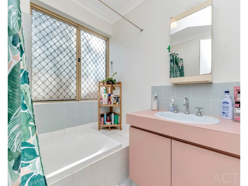 2/15 Nerrena Court, Greenfields WA 6210