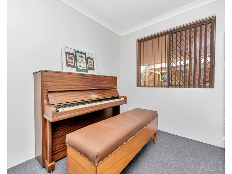 2/15 Nerrena Court, Greenfields WA 6210