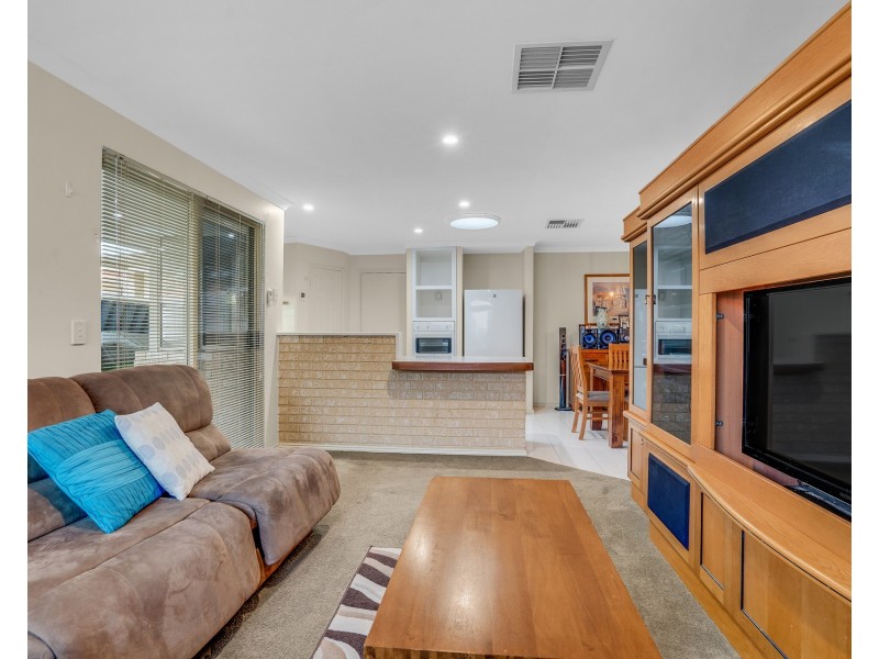 2/10 Donnelly Gardens, Dudley Park WA 6210