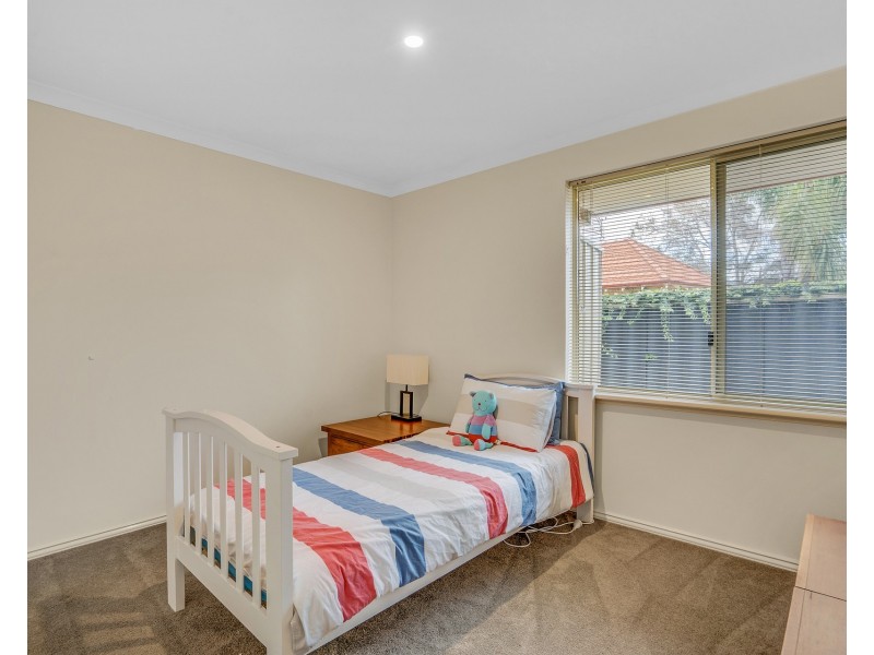 2/10 Donnelly Gardens, Dudley Park WA 6210